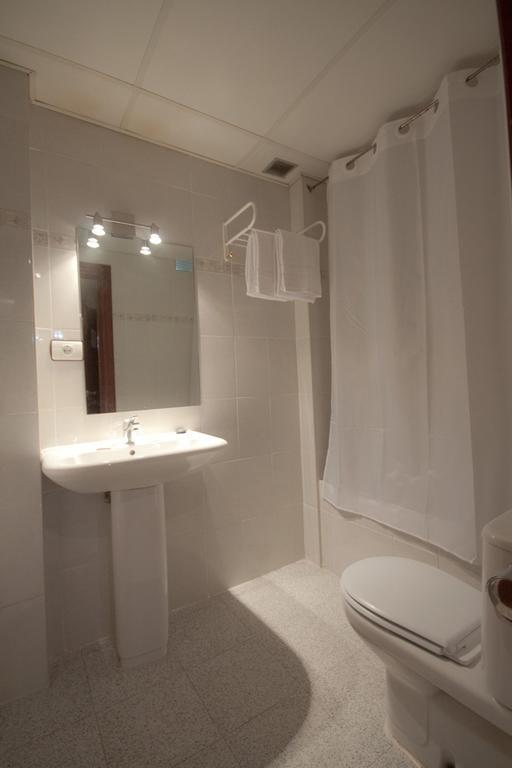 Hotel Fornos カラタユー 部屋 写真